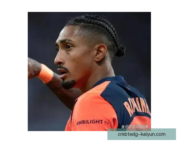 拉菲尼亚英超回归状态引发关注，转会传闻四起